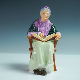 Royal Doulton Figurine 'Family Album' HN2321