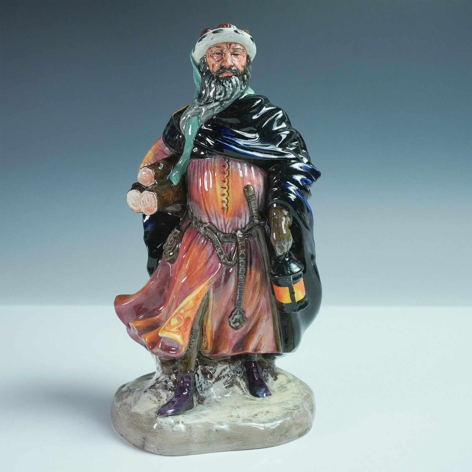 Royal Doulton Figurine Good King Wenceslas HN2118 (1 of 3)
