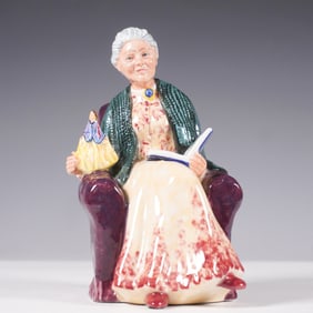 Royal Doulton Figurine HN2942 Prized Possessions, Collectors Club Exclusive