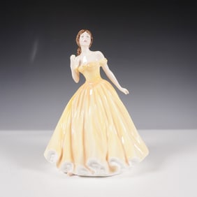 Royal Doulton Figurine HN4426 Elizabeth, Figure of the Year 2003