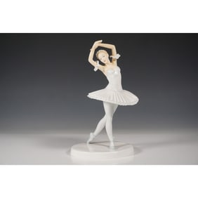 Royal Doulton Figurine, Russian Ballerina HN5567