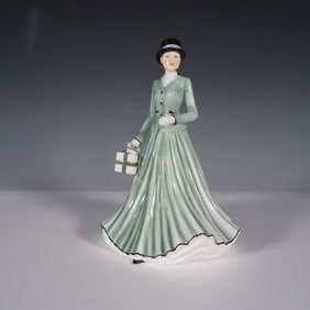 Royal Doulton Figurine, We Wish You a Merry Christmas HN5641