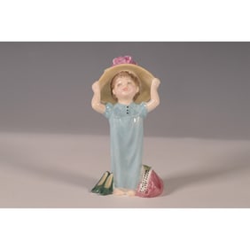 Royal Doulton Figurine Make Believe HN2225