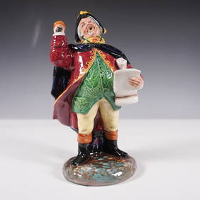 Royal Doulton Figurine HN2119 Town Crier (1 of 4)