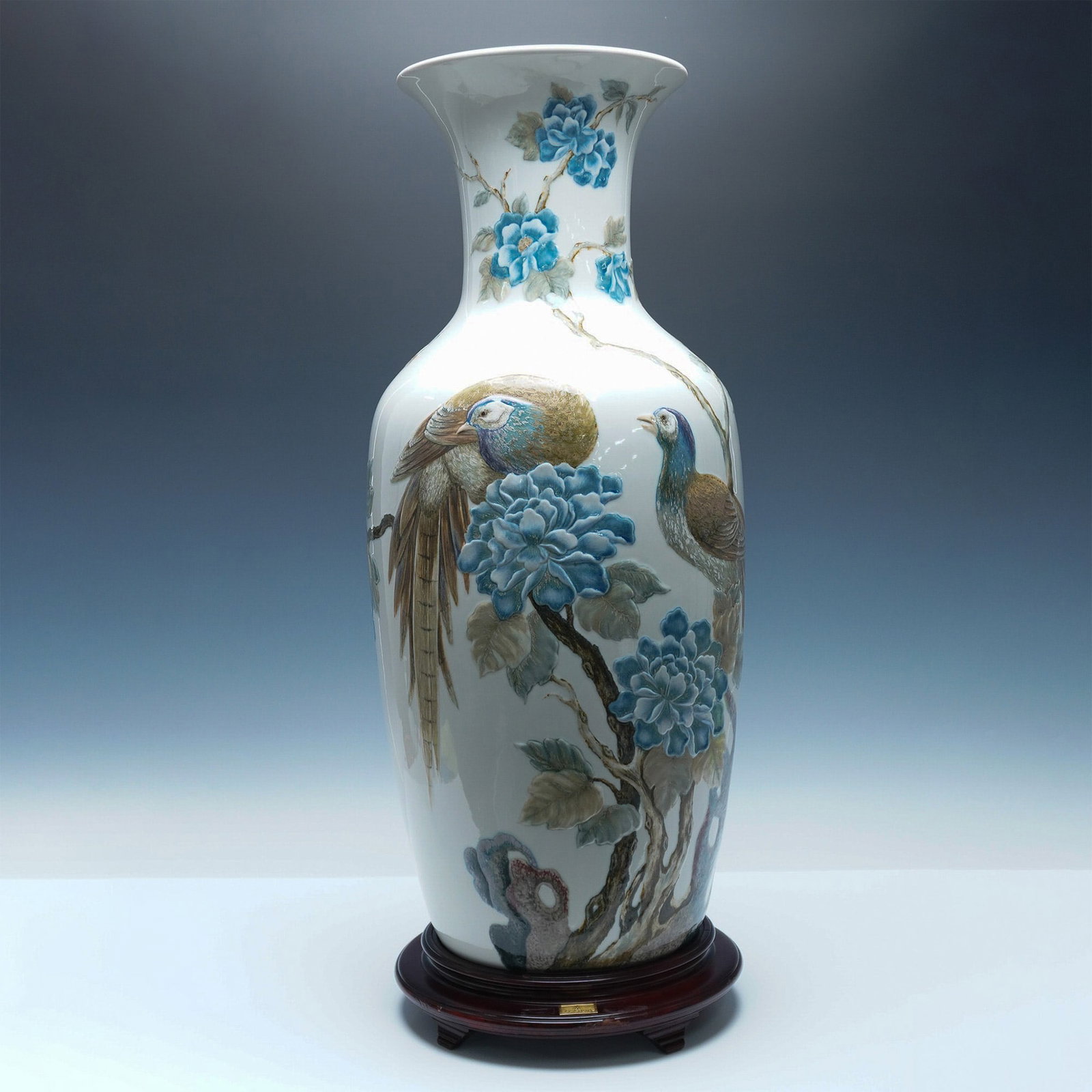 Lladro Porcelain Pheasant Vase with Wooden Base 01001362 (1 of 7)