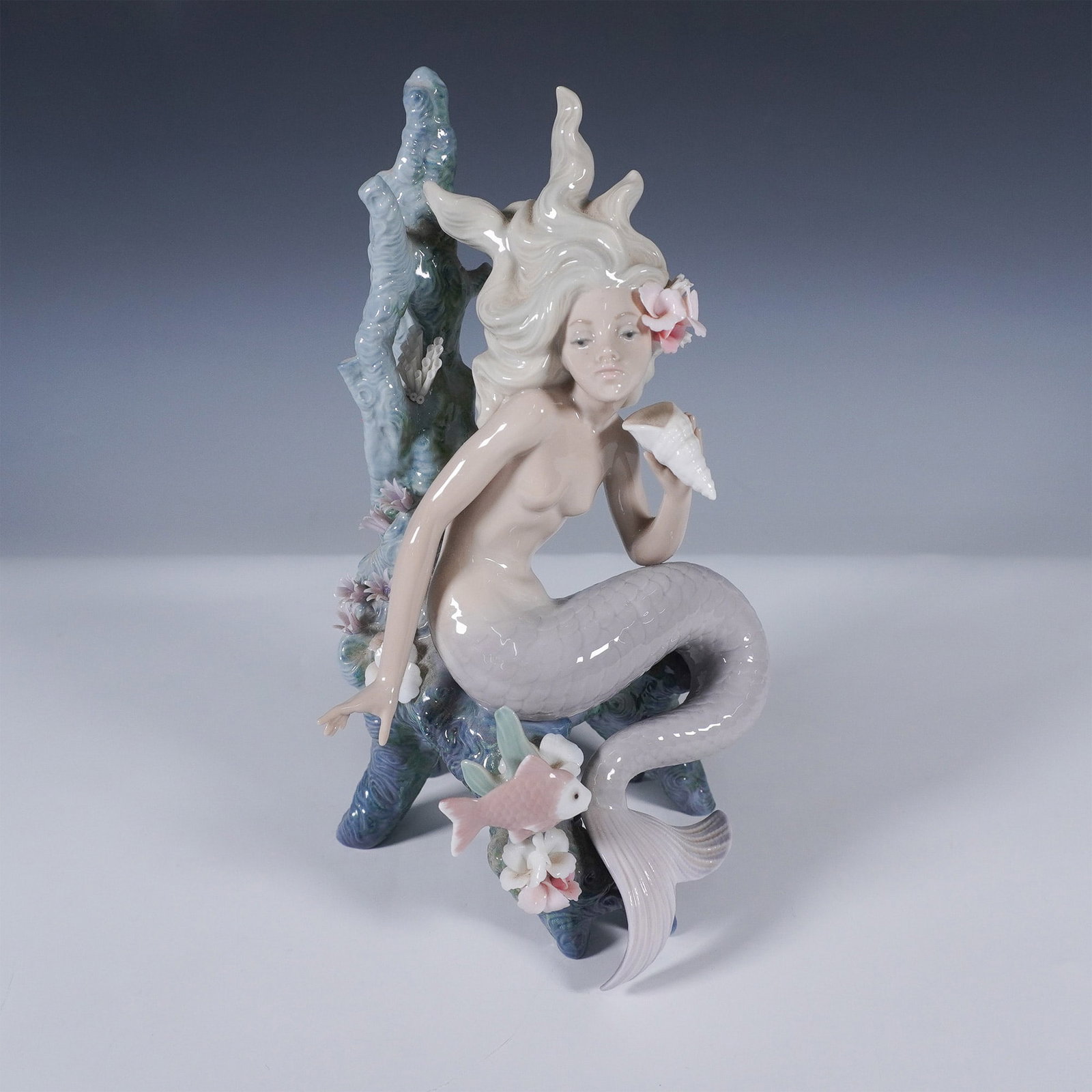 Lladro Ocean Beauty Porcelain Figurine, 01005785 Signed w/Original Box (1 of 8)