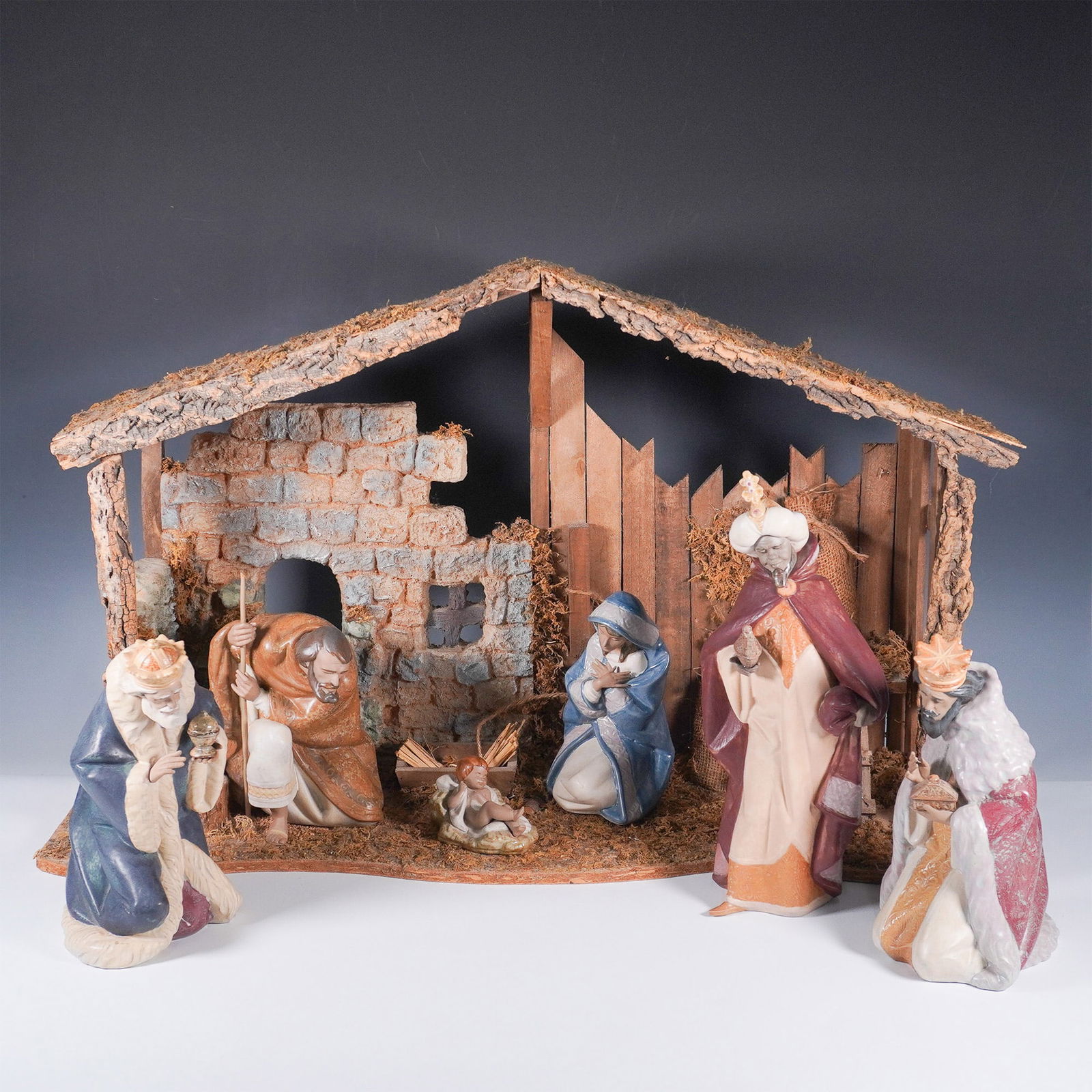 7pc Lladro Gres Porcelain Nativity Scene with Manger (1 of 10)