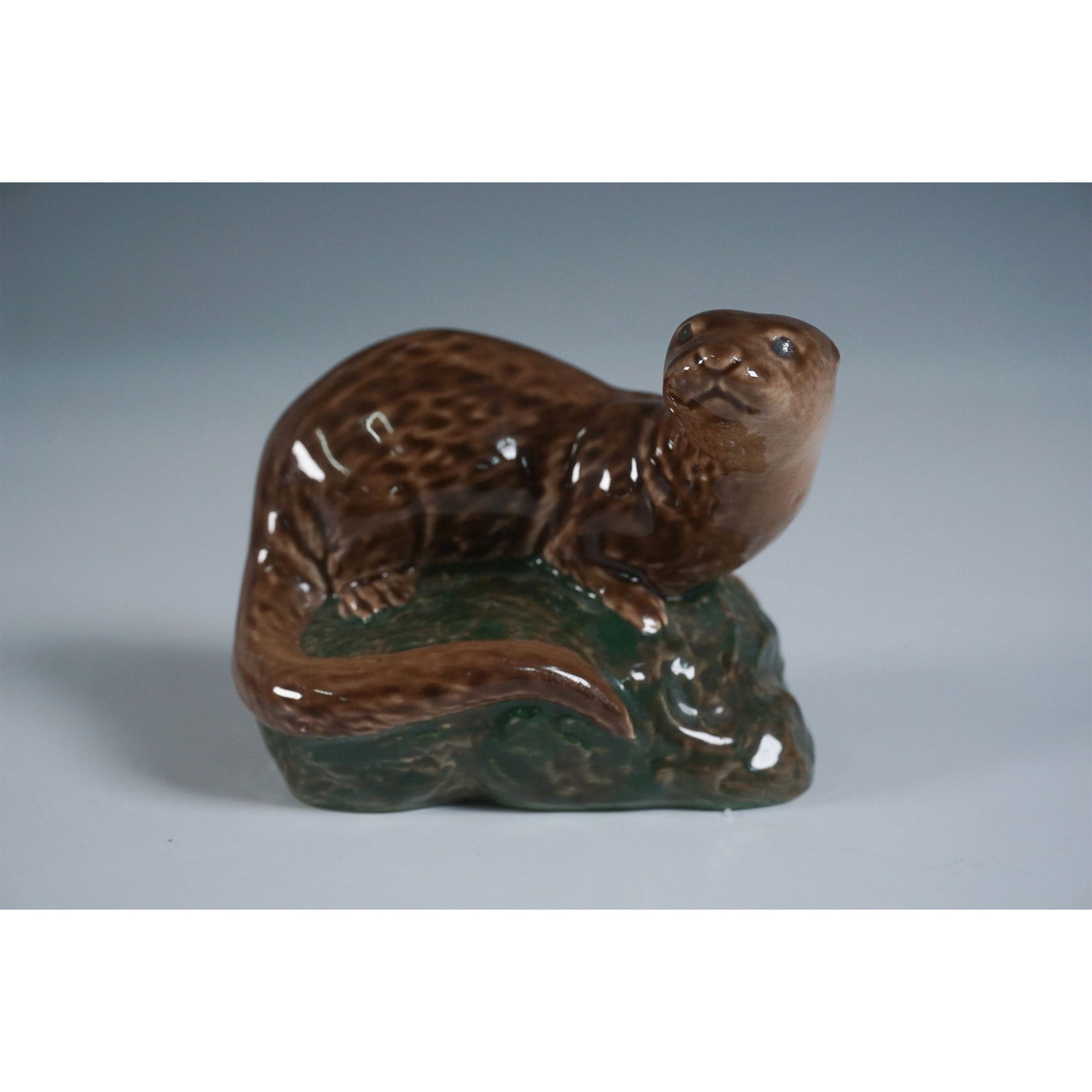 Beswick Beneagles Scotch Whisky Otter Figurine (1 of 3)