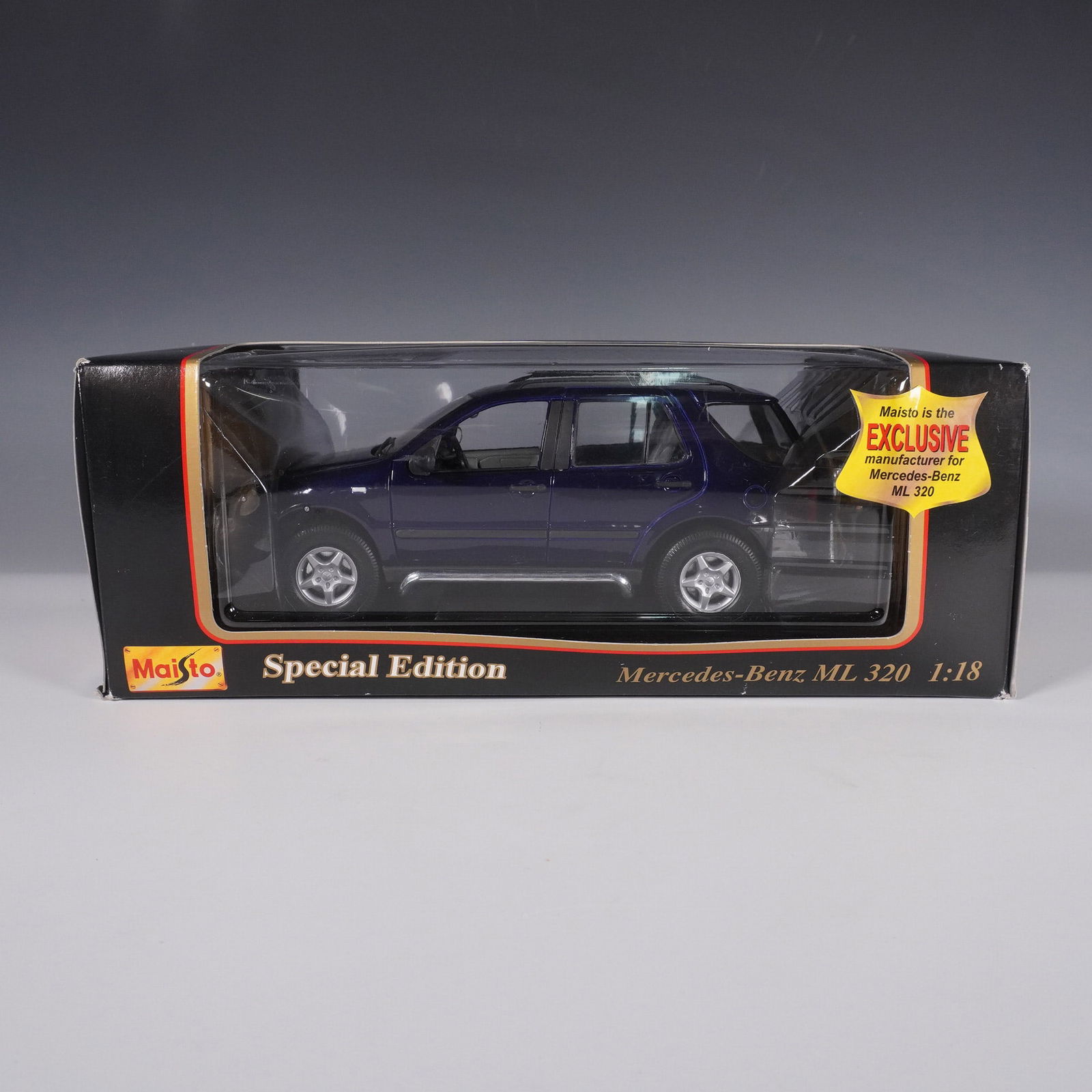 Maisto 1:18 Diecast Model, 1997 Mercedes-Benz ML 320 (1 of 7)