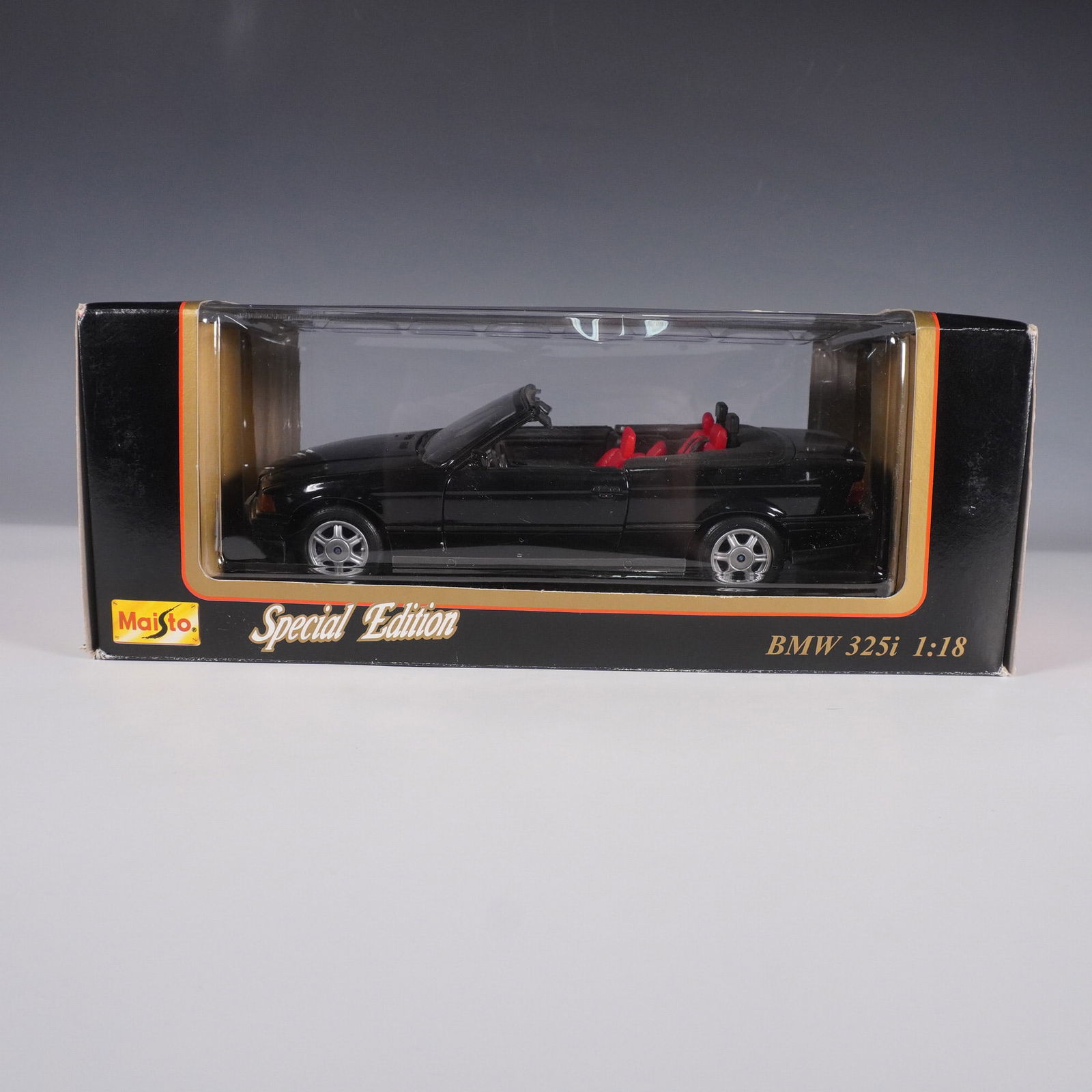 Maisto BMW 325i Convertible Diecast Model Car (1 of 7)