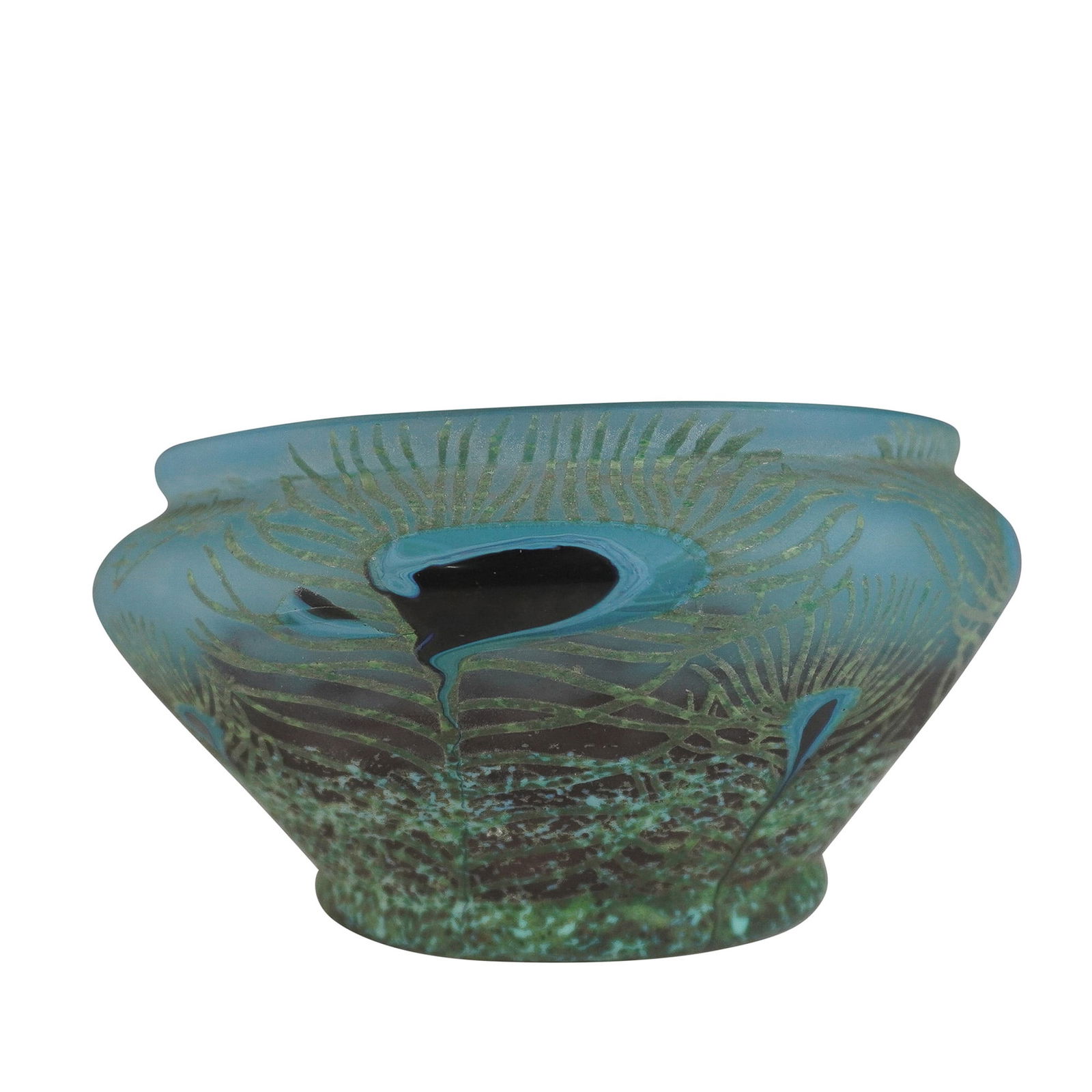 Daum Nancy Freres Plumes De Paon Bowl: A striking Daum Nancy art glass bowl featuring a rich blend of blue and green hues with an organic peacock feather-like motif. The bowl's textured surface and contrasting deep black accents create a v