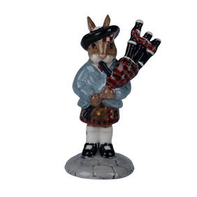 Royal Doulton Bunnykins Colourway Exclusive, Piper DB191 (1 of 4)