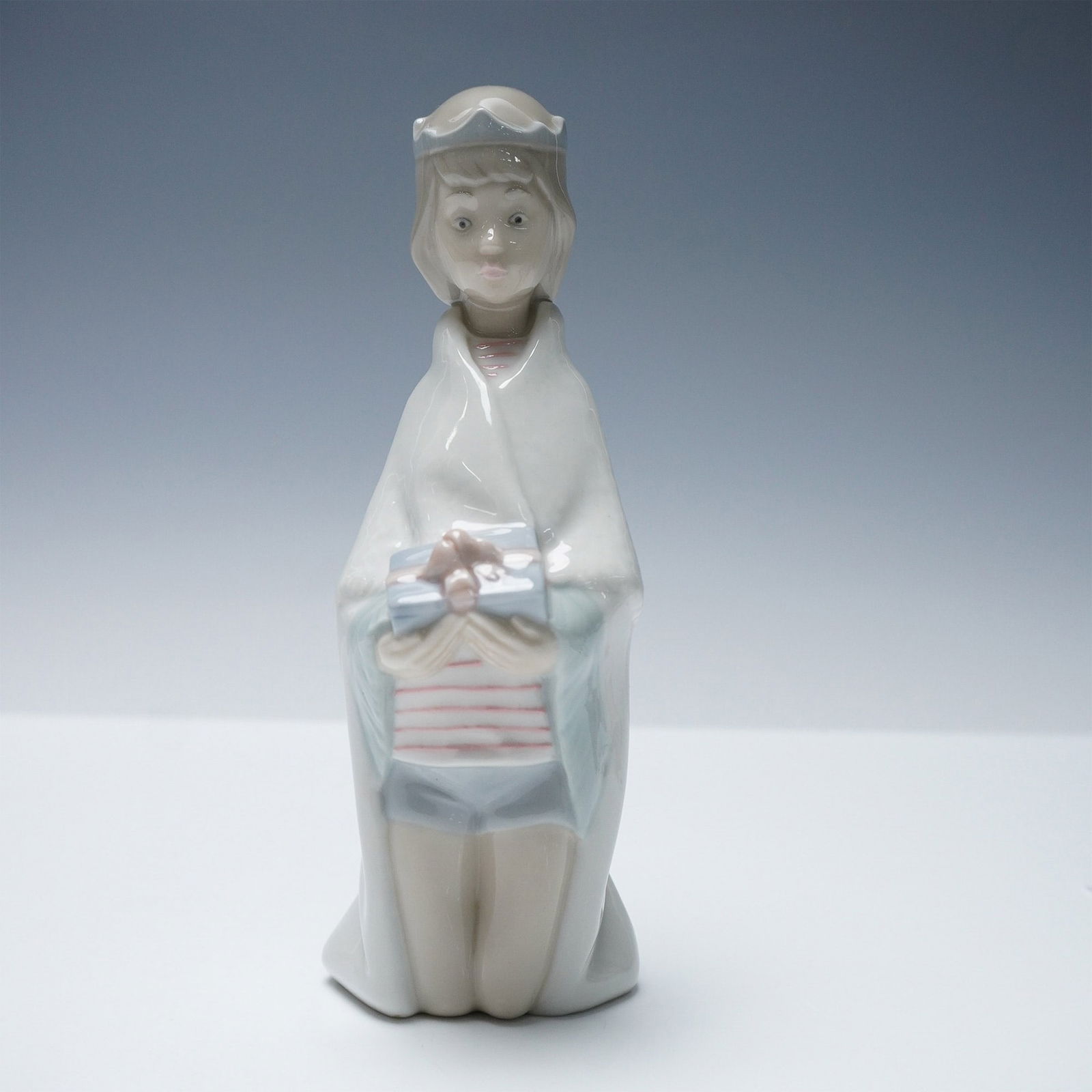Lladro Porcelain Figurine, King Melchior 1004673 (1 of 4)