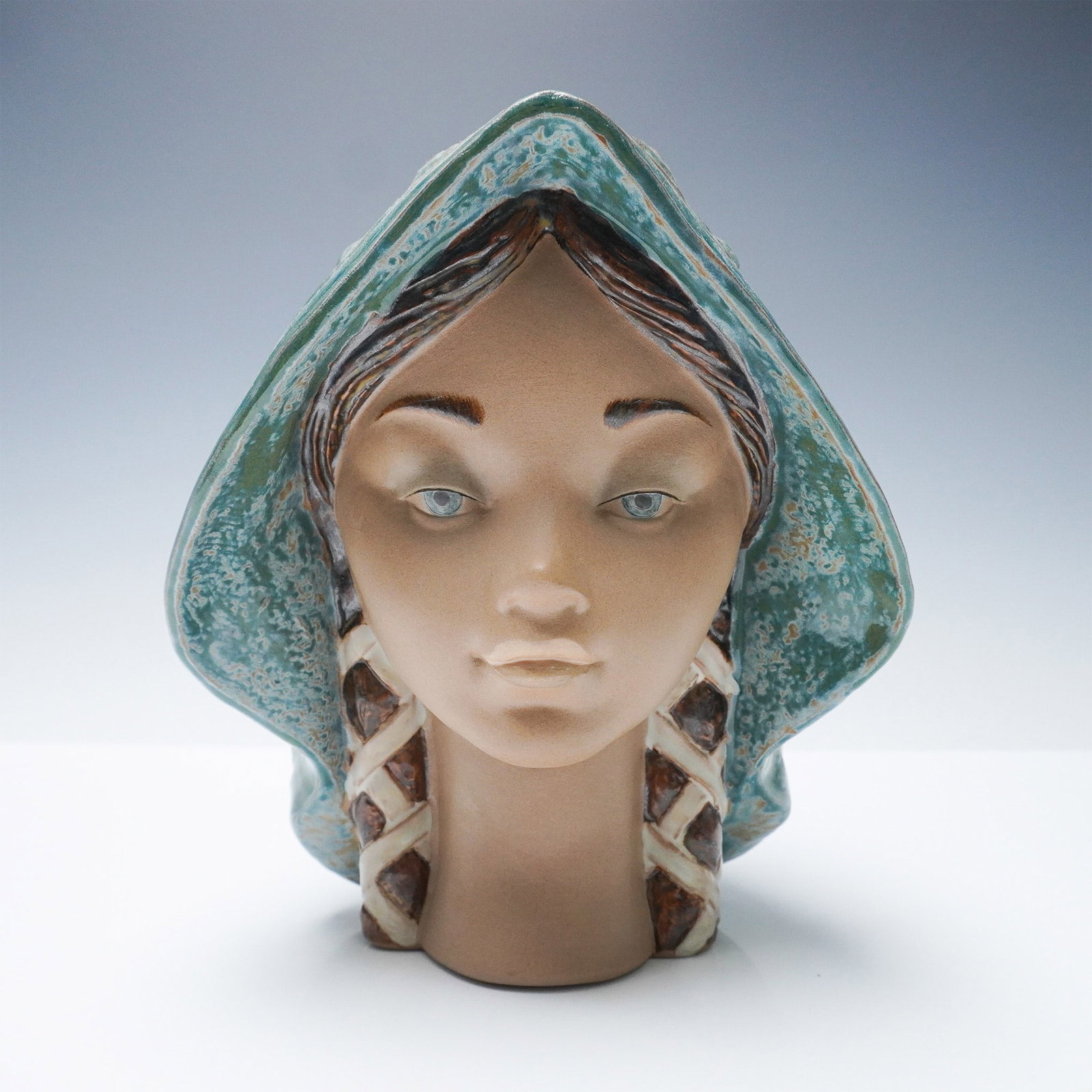 Lladro No. 1014946 Senorita Bust by Salvador Debón (1 of 4)