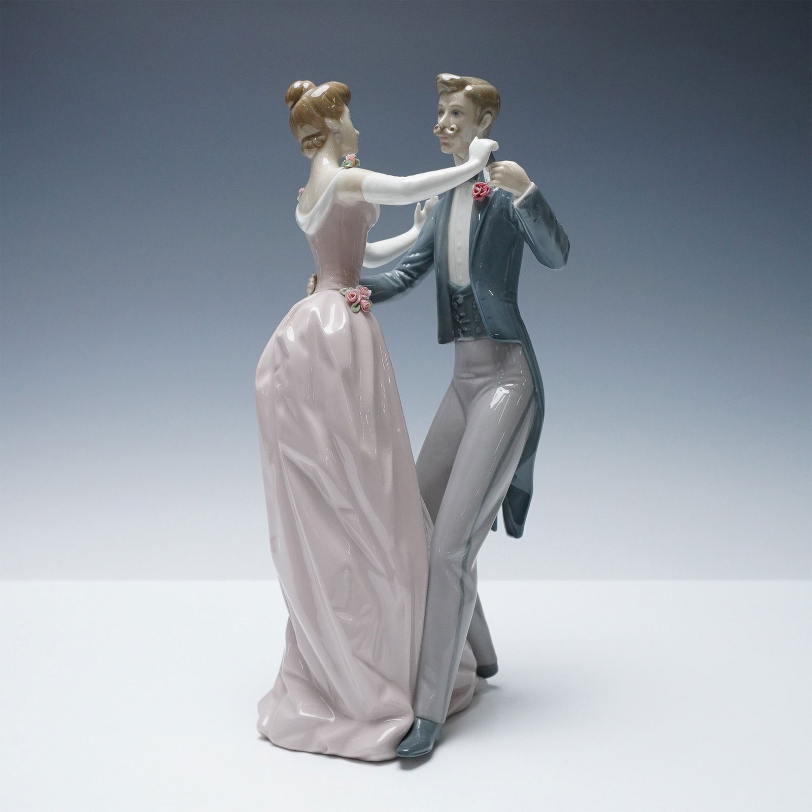 Lladro Porcelain Figurine, Anniversary Waltz 1001372 (1 of 6)