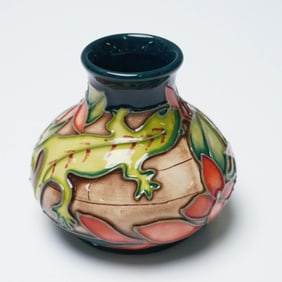 Moorcroft Pottery Sian Leeper Gecko Vase