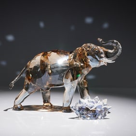 Swarovski SCS Cinta Elephant with Plaque and Box