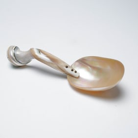 Mother of Pearl Caviar Spoon, Twisted Handle