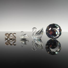 4pc Swarovski SCS Charter Member Set with Swans, Paperweight and Pin
