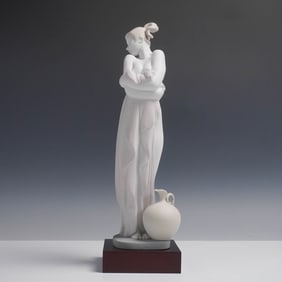 After the Bath 1013023 - Lladro Porcelain Figurine