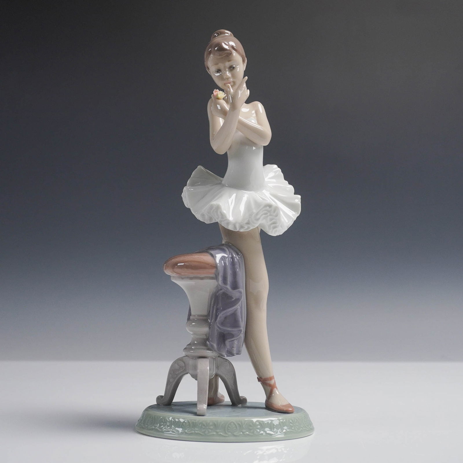 Perfect Performance 1007641 - Lladro Porcelain Figurine (1 of 4)
