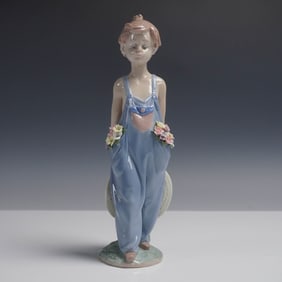 Pocket Full of Wishes 1007650 - Lladro Porcelain Figurine