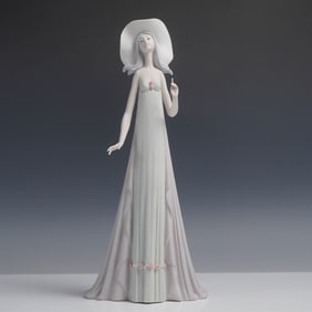 The Debutante 1011431 - Lladro Porcelain Figurine