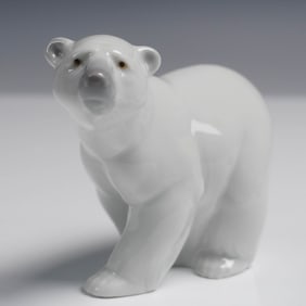 Attentive Polar Bear 1001207 - Lladro Porcelain Figurine