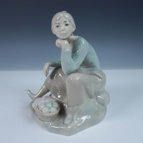 Spanish Porcelain Figurine, Girl with Basket of Fruit
