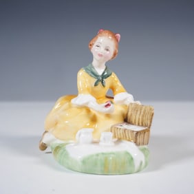 Royal Doulton Figurine, Picnic HN2308