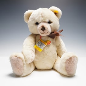 Steiff Plush Bear, Petsy