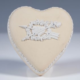 Wedgwood Jasperware Heart-shaped Trinket Box, Celebrating 1998