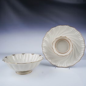 2pc Lenox China Serving Bowl and Tray with Dip Bowl, Gilded