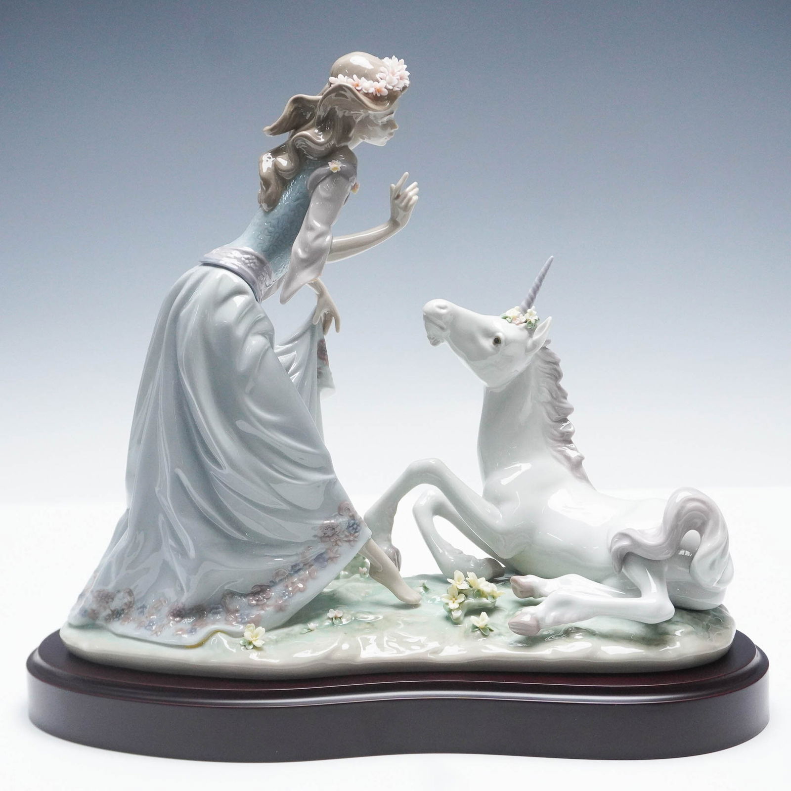 Lladro Figurine, Princess and Unicorn 01001755 (1 of 7)