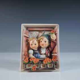 Goebel Hummel Wall Plaque Vacation Time