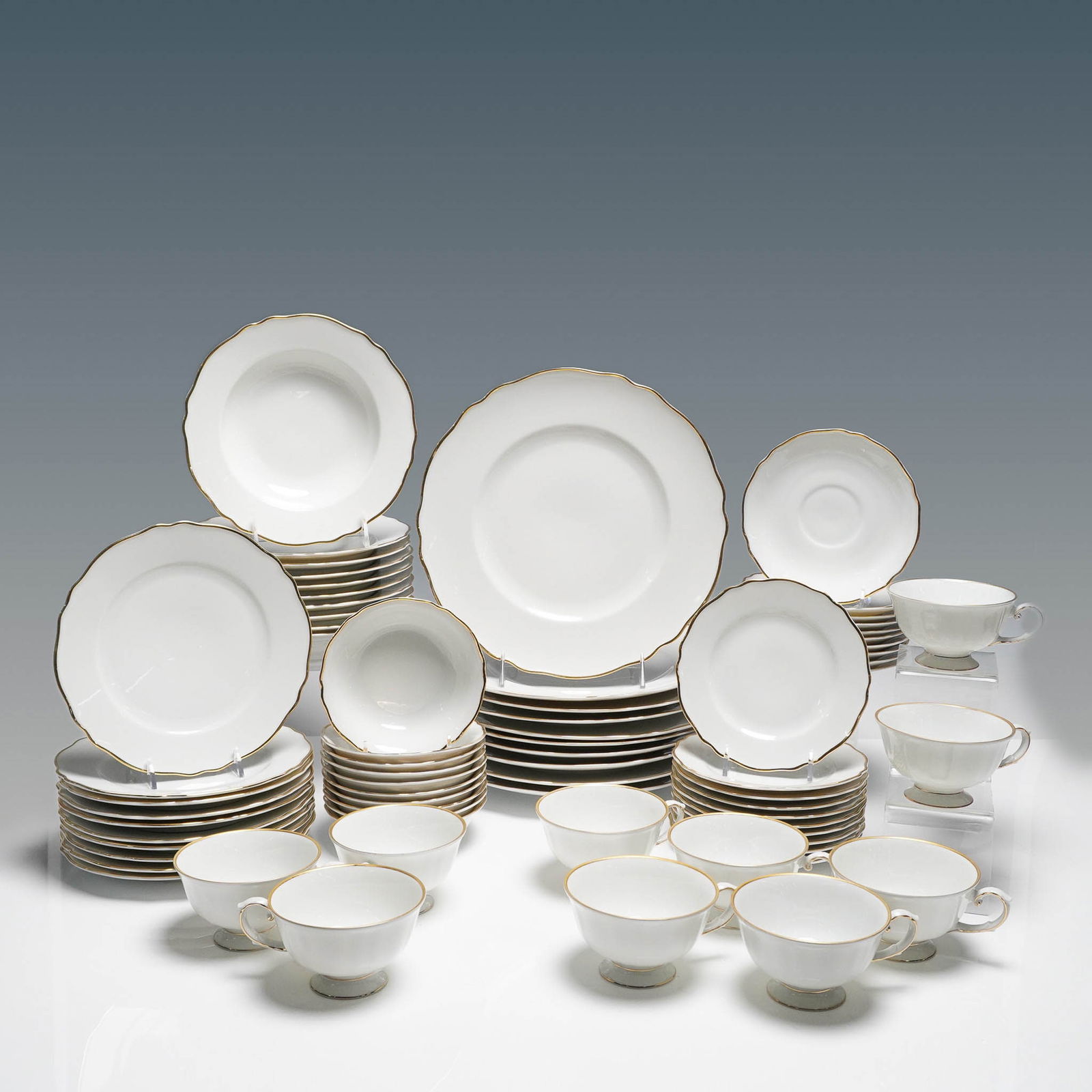 70pc K&A Krautheim Selb Bavaria Heritage  Dinner Service (1 of 10)