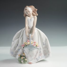 Lladro Porcelain Figurine Wildflowers 1006647