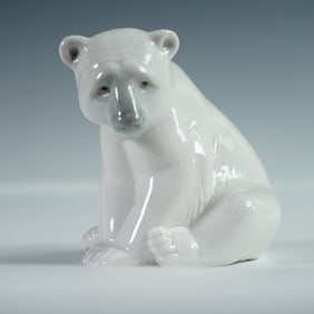 Lladro Porcelain Figurine, Seated Polar Bear 1001209