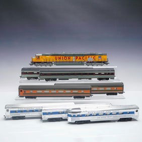 42pc HO Scale Model Train Collection, Assorted Road