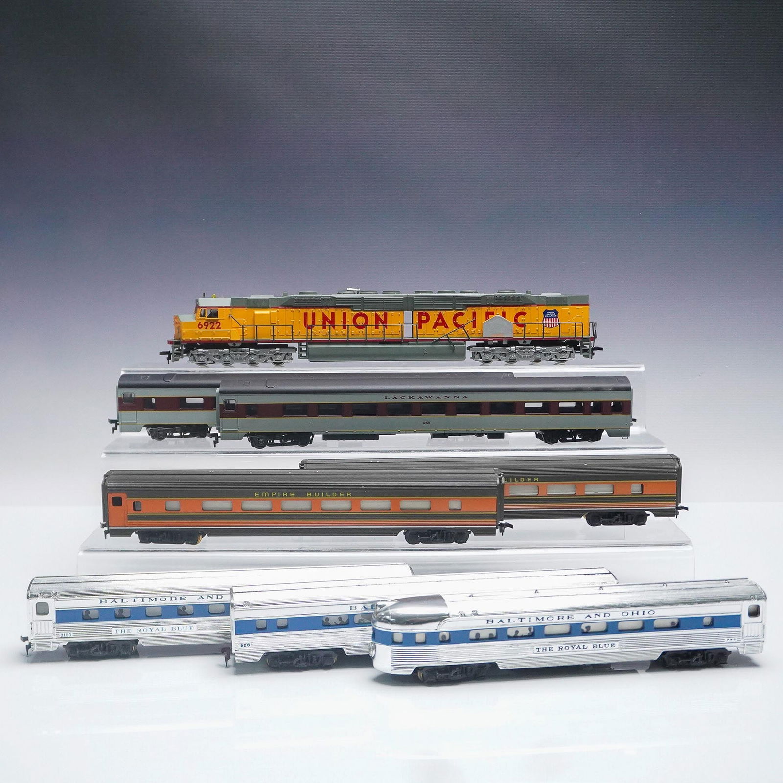 42pc HO Scale Model Train Collection, Assorted Road (1 of 4)