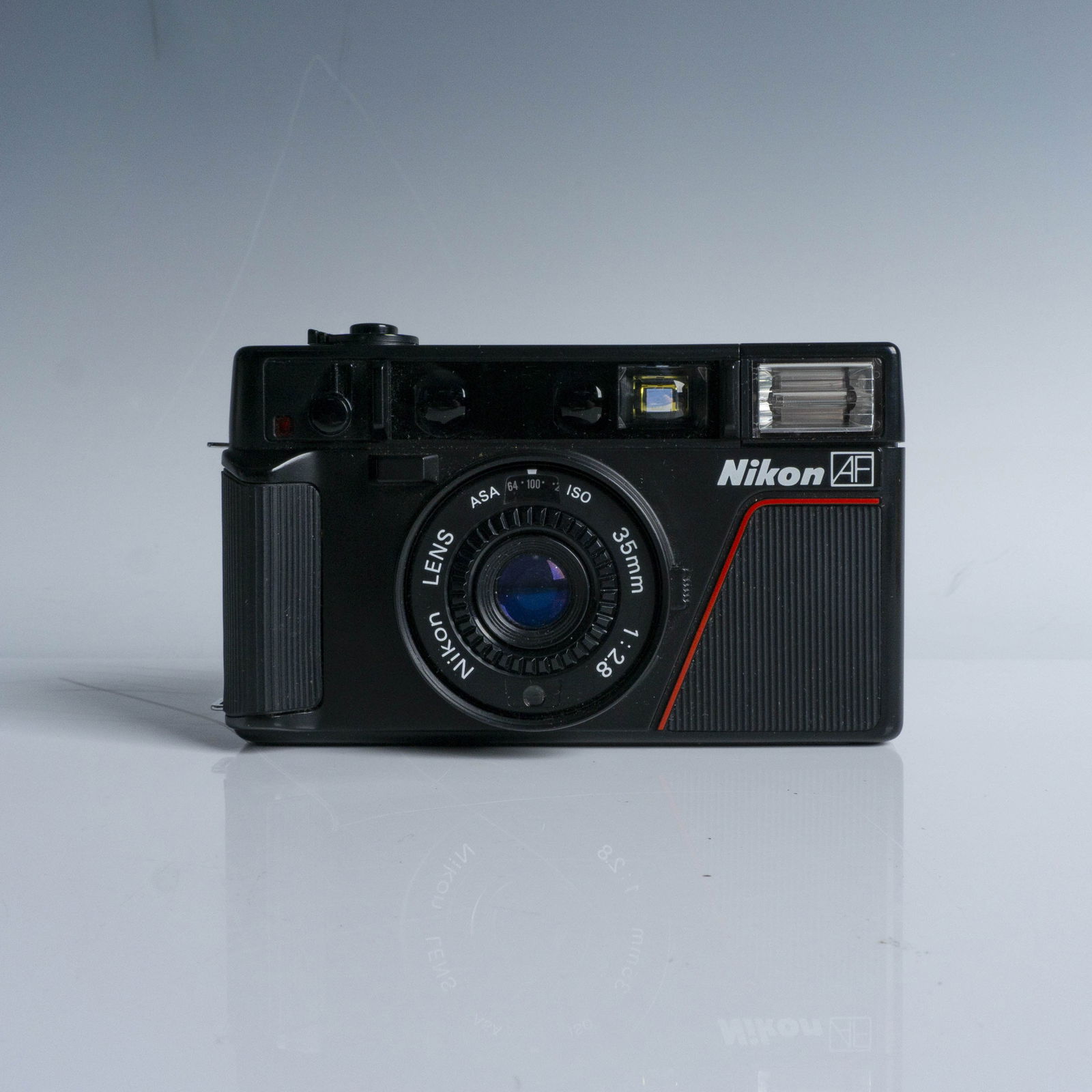 Nikon L35AF 35mm Film Camera with 35mm f/2.8 Lens (1 of 4)