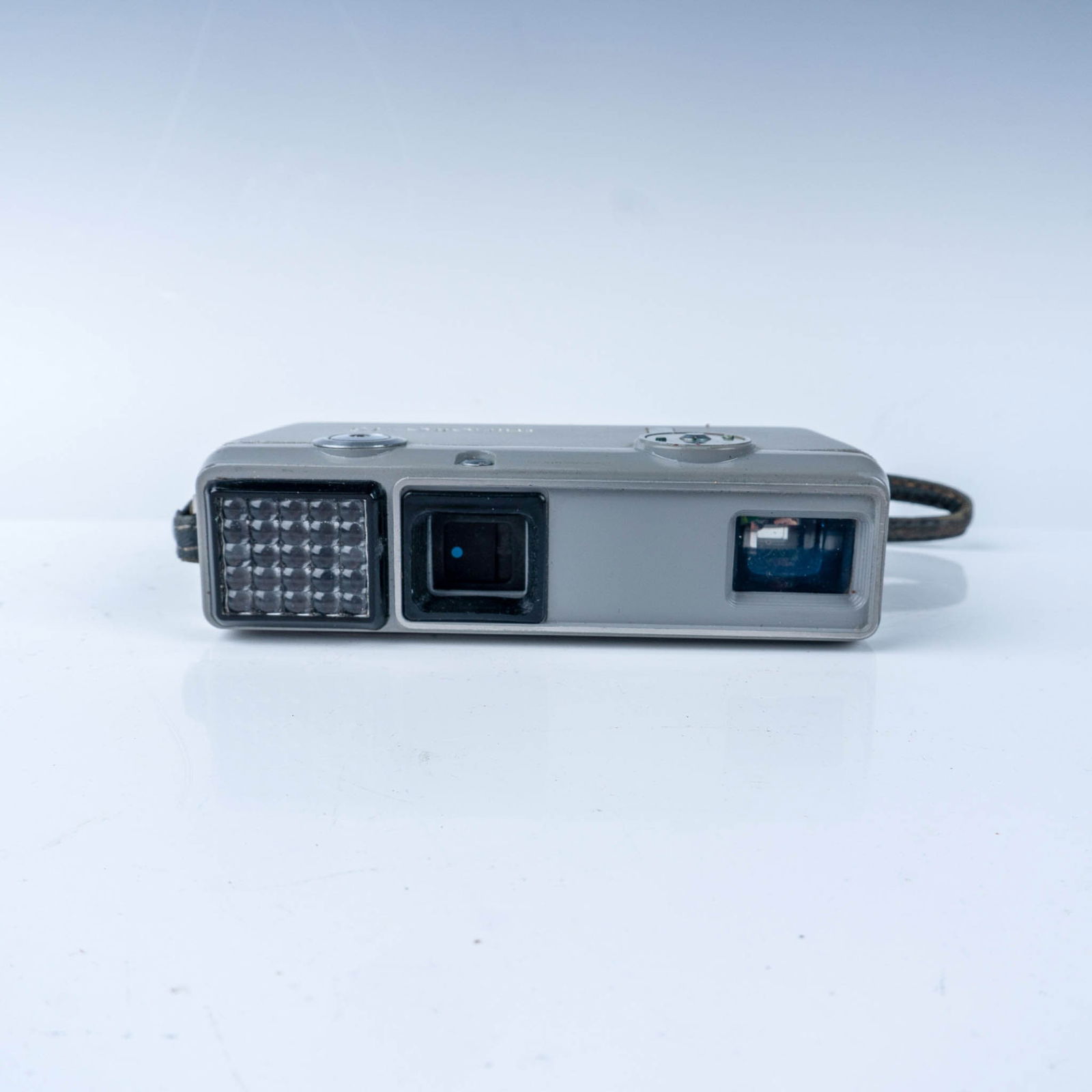 Minolta-16 EE Subminiature Film Camera with Leather Case (1 of 5)