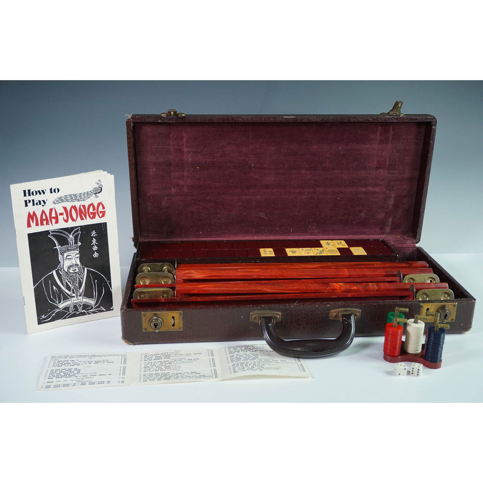 Vintage Chinese Mahjong Game Set (1 of 8)