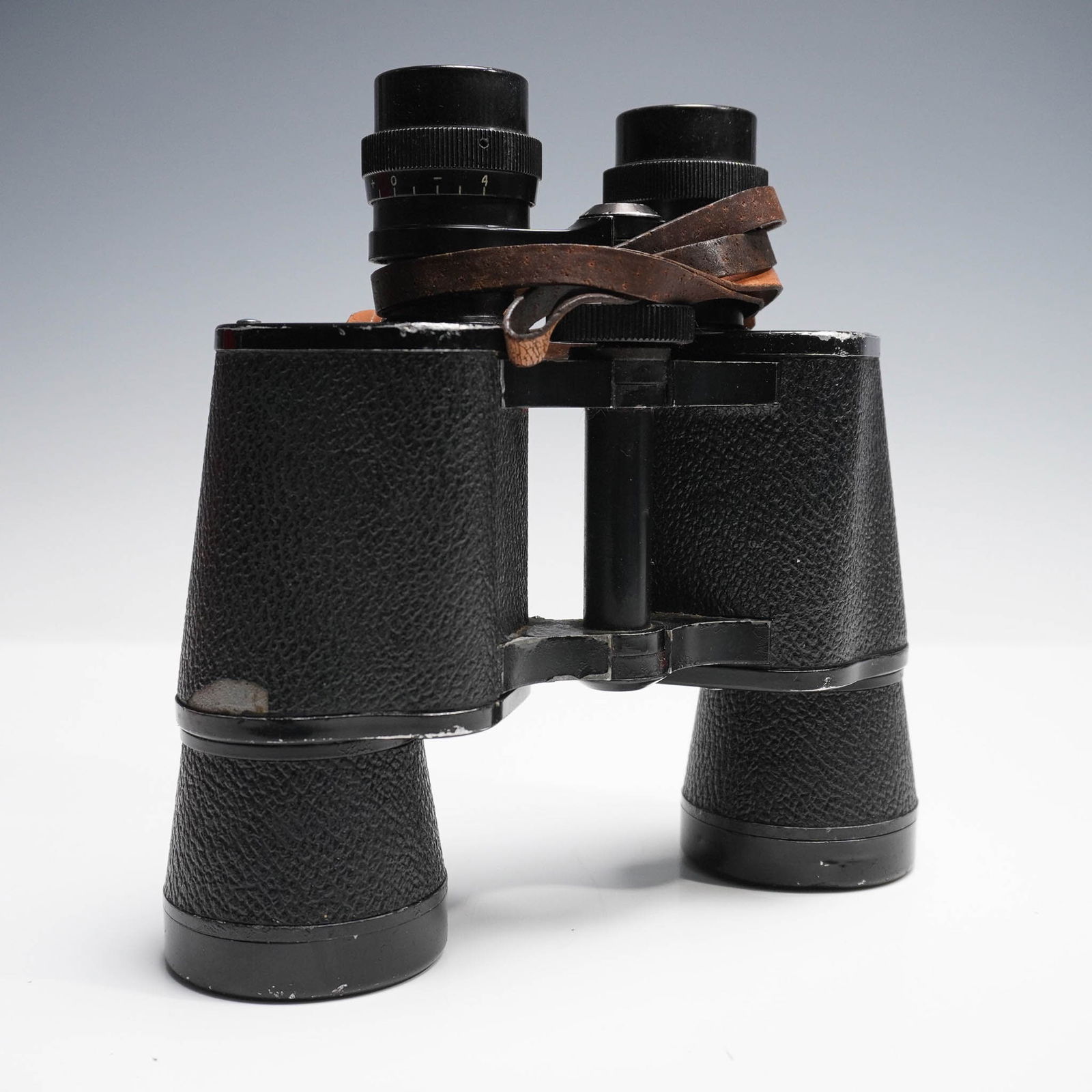 Omega 30x50 Coated Optics Binoculars with Leather Case (1 of 4)