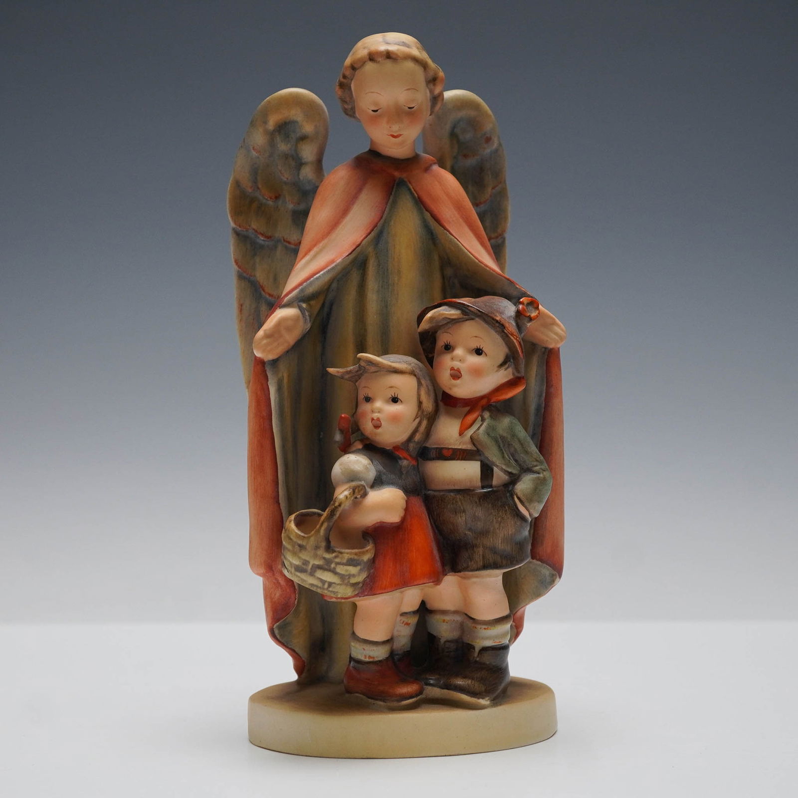 Goebel Hummel Heavenly Protection Figurine 88 (1 of 3)