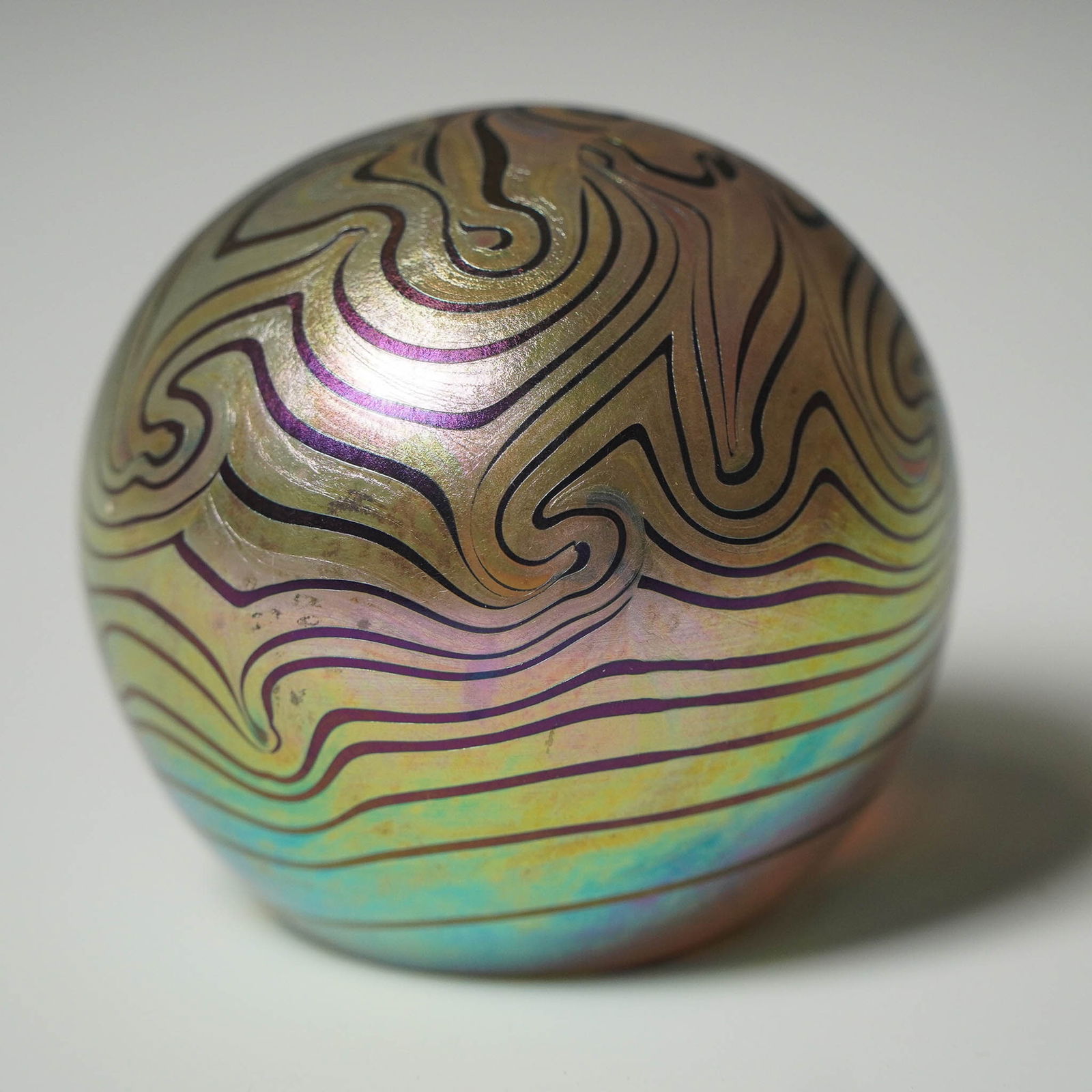 Robert Eickholt Iridescent Swirl Art Glass Paperweight (1 of 3)