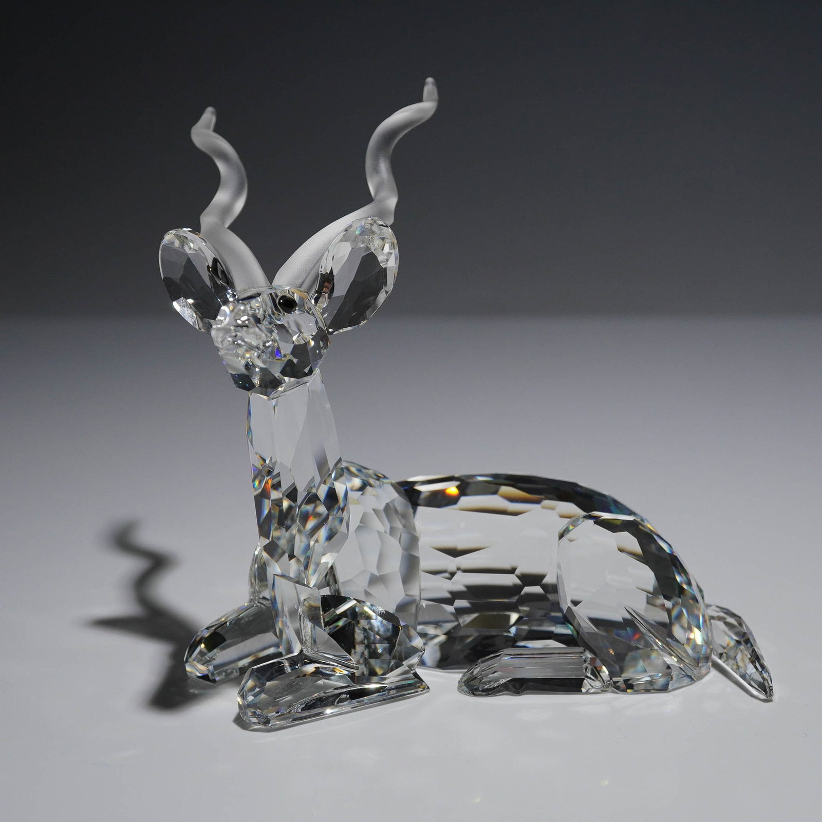 Swarovski Crystal Figurine, Kudu 1994 SCS Inspiration Africa: Elegant Swarovski crystal figurine of the Kudu, released in 1994 as the second piece in the Swarovski Crystal Society (SCS) “Inspiration Africa trilogy. Designed by Michael Stamey, the kudu is craft