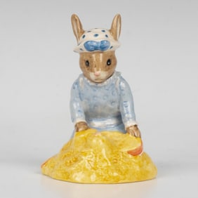 Seaside DB177 - Royal Doulton Bunnykins