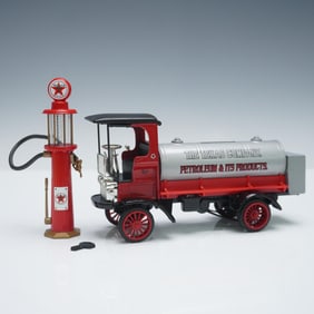 2pc Texaco Die Cast Set: 1910 Mack Coin Bank & 1920s Gas Pump