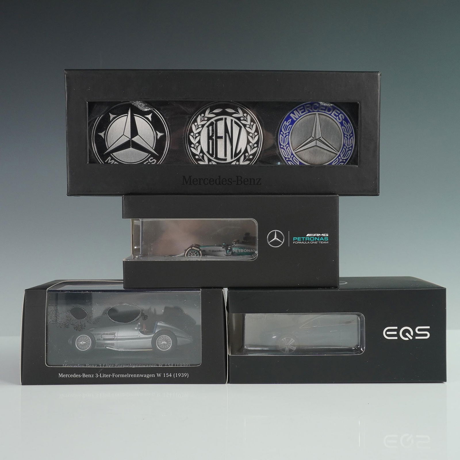4pc Mercedes Benz Die-Cast Model Cars and Ornaments (1 of 10)